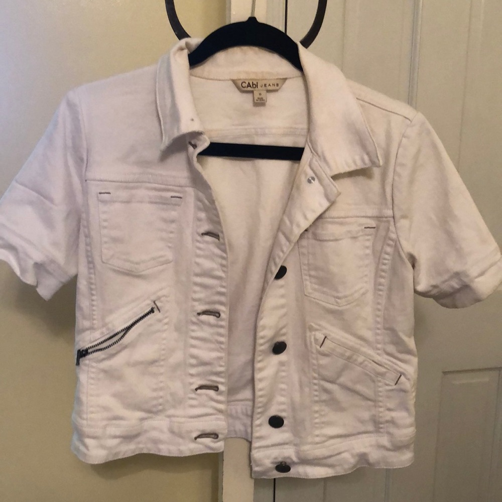 Super cute cropped jean jacket